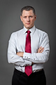 PrzemysławRadomski, CFA